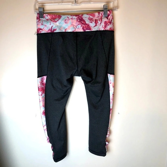 Calia | Watercolor Cinched Capri Leggings Gray - Picture 6 of 6